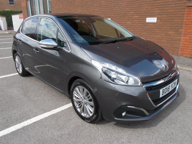 Peugeot 208 1.2 PureTech Allure Hatchback 5dr Petrol Manual Euro 6 (s/s) (82 ps)